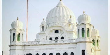 باكستان تنجح فى إزالة آثار الفيضانات من معبد كرتاربور 2 - جريدة المساء باكستان تنجح فى إزالة آثار الفيضانات من معبد كرتاربور 1 - جريدة المساء