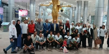 بعد حصوله علي 3ميداليات ببطولة أفريقيا للمدارس...ايمن علي يستقبل منتخب الدراجات 1 - جريدة المساء