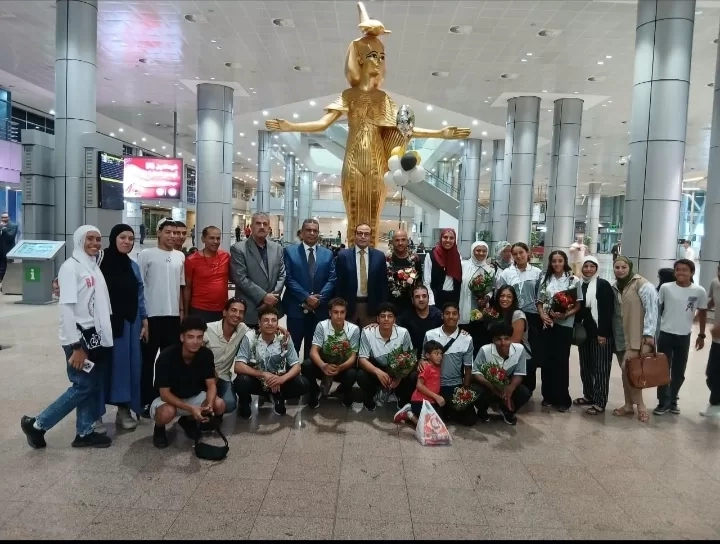 بعد حصوله علي 3ميداليات ببطولة أفريقيا للمدارس...ايمن علي يستقبل منتخب الدراجات 18 - جريدة المساء