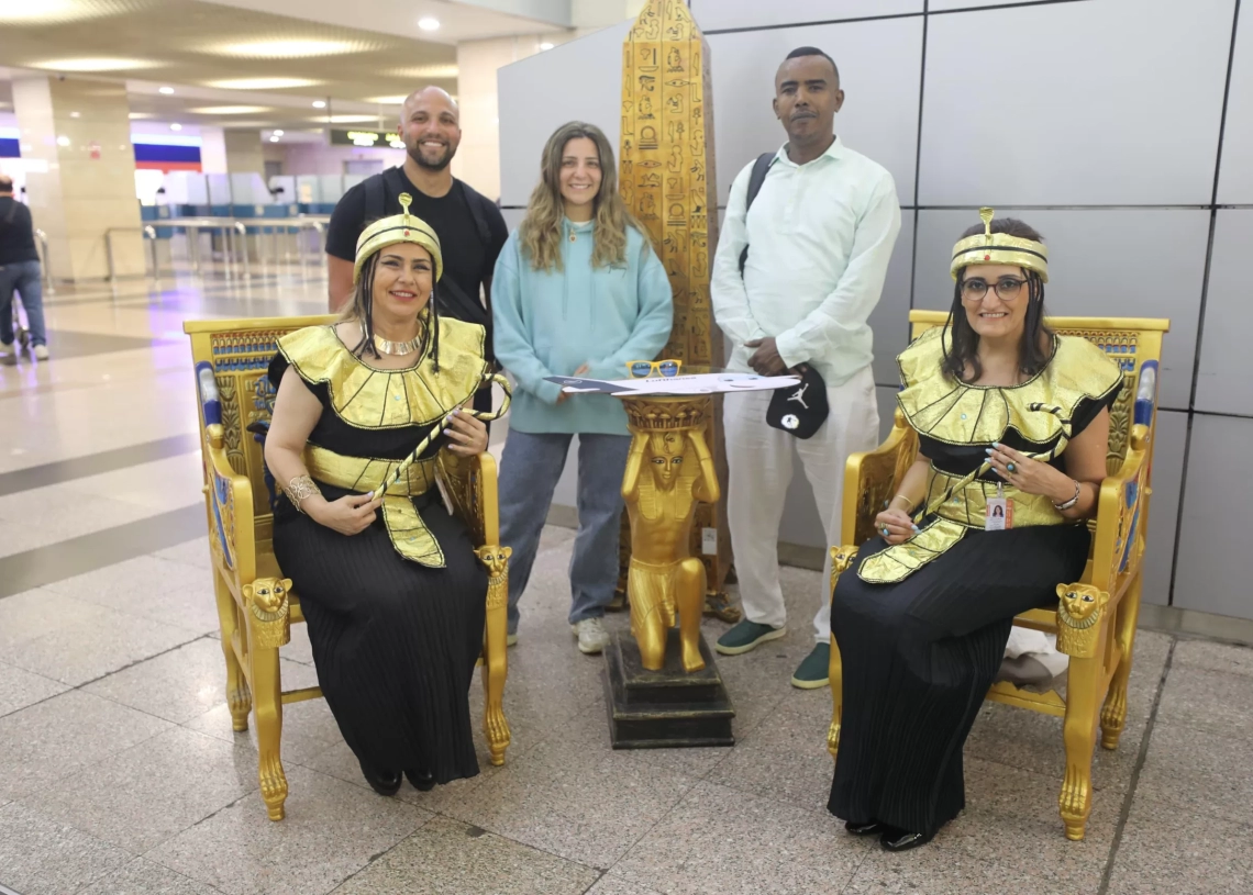 لوفتهانزا تحتفل مع ركابها في مطار القاهرة الدولي 18 - جريدة المساء