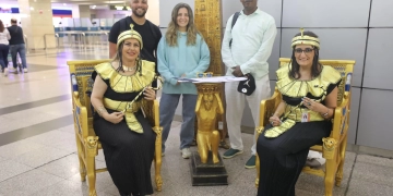 لوفتهانزا تحتفل مع ركابها في مطار القاهرة الدولي 1 - جريدة المساء