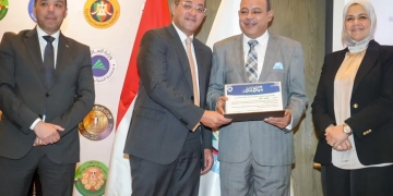 وزير المالية يكرم ٦ مأموريات ضريبية حققت نتائج متميزة 2 - جريدة المساء وزير المالية يكرم ٦ مأموريات ضريبية حققت نتائج متميزة 1 - جريدة المساء