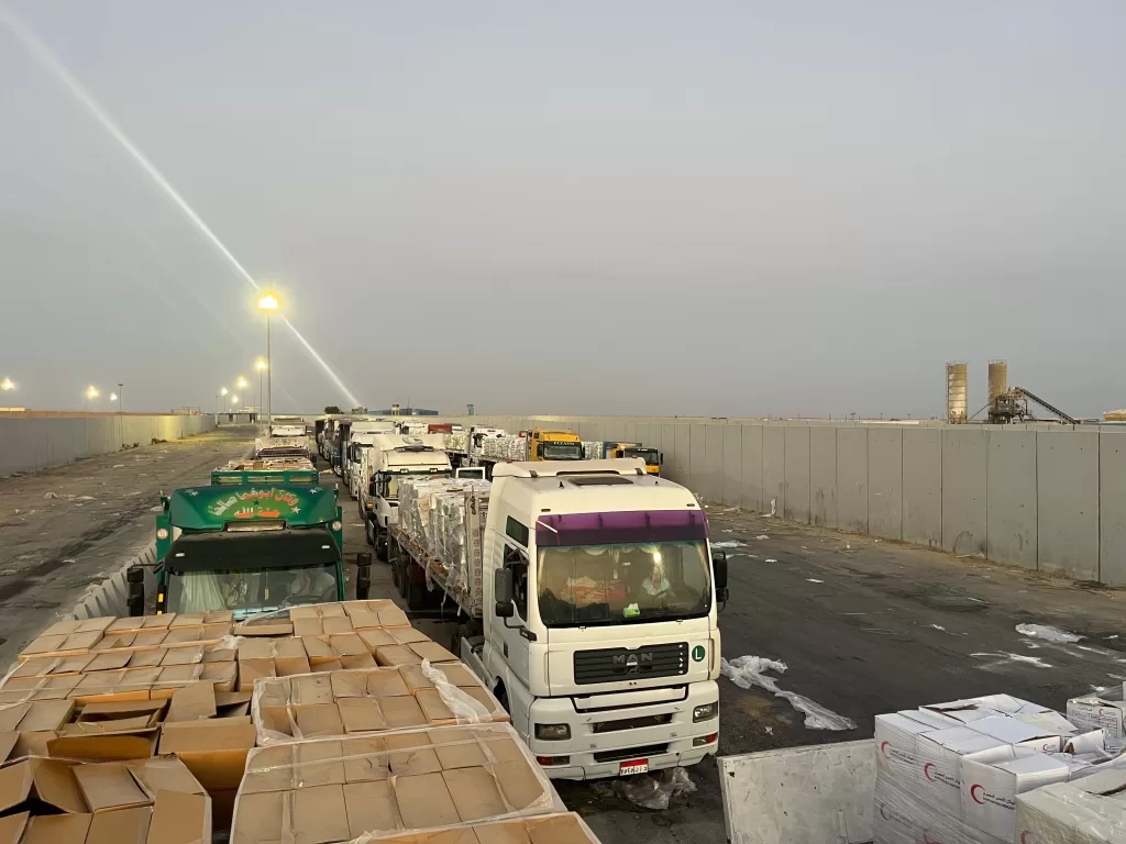 مصر سند الأمة.. قافلة زاد العزة الـ 24 تعبر لغزة محملةً بـ1500 طن غذاء ودواء 19 - جريدة المساء