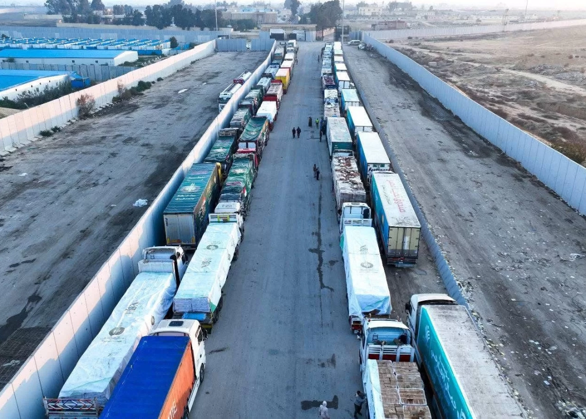 الهلال الأحمر يواصل دعم غزة