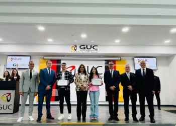 محافظ كفرالشيخ يشهد احتفالية تكريم أوائل الثانوية العامة الحاصلين على المنح المجانية بالجامعة الألمانية 23 - جريدة المساء