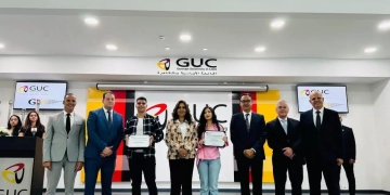 محافظ كفرالشيخ يشهد احتفالية تكريم أوائل الثانوية العامة الحاصلين على المنح المجانية بالجامعة الألمانية 1 - جريدة المساء