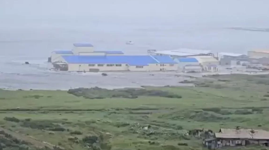 تسونامي يضرب روسيا