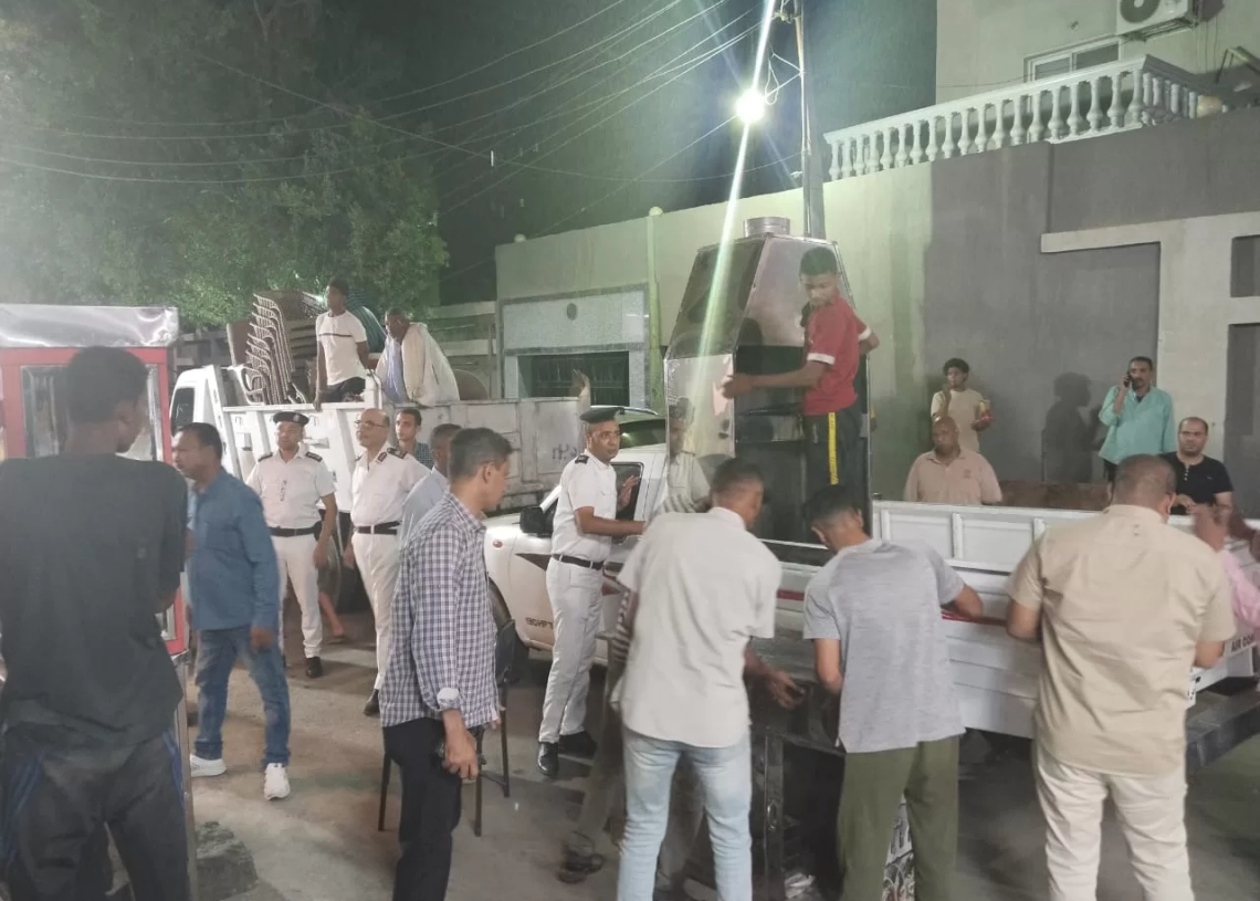 رفع أكثر من 1025 حالة إشغال وإغلاق وتشميع 30 مقهى مخالف بأسوان 19 - جريدة المساء