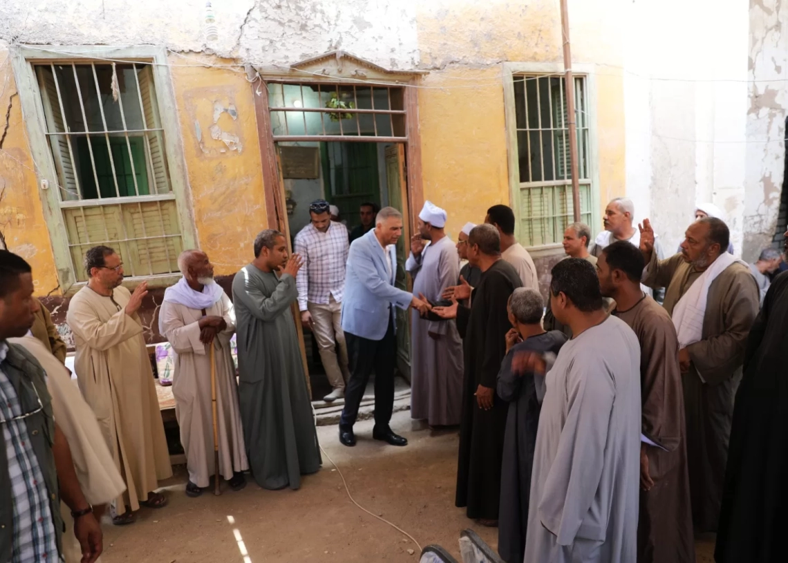 محافظ أسوان يقدم واجب العزاء لأسرة السيد تقادم أحمد الليثى..تقديراً لدوره فى خدمة المجتمع 18 - جريدة المساء محافظ أسوان يقدم واجب العزاء لأسرة السيد تقادم أحمد الليثى..تقديراً لدوره فى خدمة المجتمع 17 - جريدة المساء