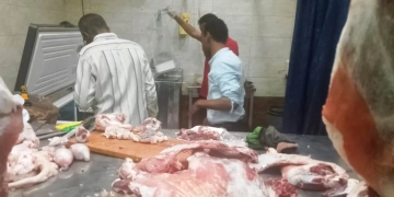 حملات بأسوان تضبط 1.3 طن أغذية فاسدة وتغلق محلات مخالفة 9 - جريدة المساء