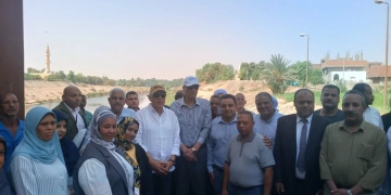 وزير الرى ومحافظ أسوان يتفقدان محطة رى مشروع وادى النقرة 2 - جريدة المساء وزير الرى ومحافظ أسوان يتفقدان محطة رى مشروع وادى النقرة 1 - جريدة المساء