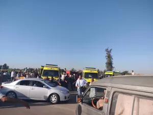 إصابة 28 شخصًا في انقلاب أتوبيس بطريق "سعود – الحسينية" بالشرقية 25 - جريدة المساء