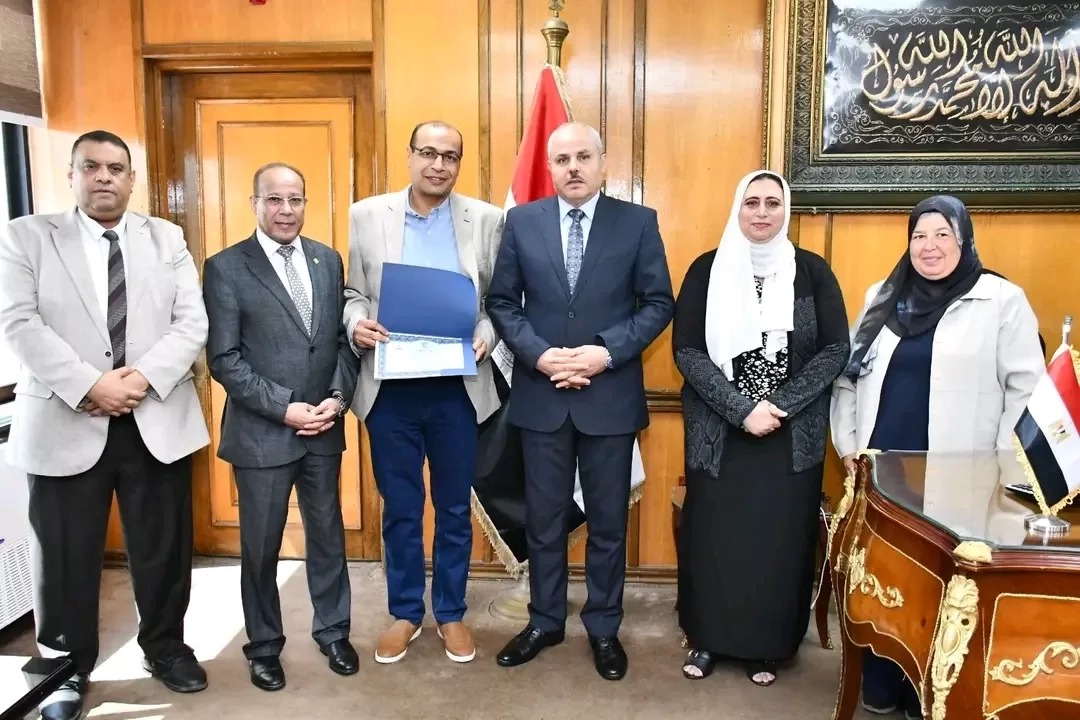 جامعة القناة تكرم الفائزين بجائزة الأداء المتميز لشهر أغسطس 20 - جريدة المساء جامعة القناة تكرم الفائزين بجائزة الأداء المتميز لشهر أغسطس 19 - جريدة المساء