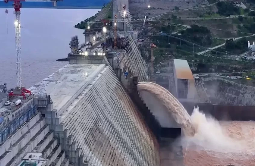 توقف المياه أعلى الممر الأوسط لسد النهضة ..لأول مرة 19 - جريدة المساء