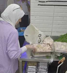 حملة رقابية بالشروق تضبط أكثر من ربع طن لحوم ودواجن فاسدة بمطعم شهير 27 - جريدة المساء