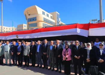 رئيس جامعة كفر الشيخ يشهد مراسم تحية العلم ويقدم التهنئة للطلاب 29 - جريدة المساء