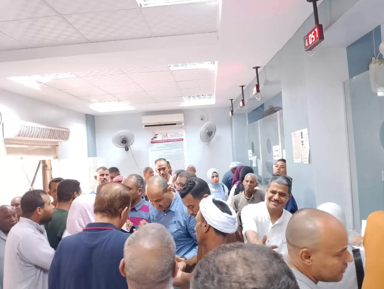 سكرتير عام قنا يشن جولة مفاجئة بنقادة لمتابعة ملفات التقنين والتصالح: لا تهاون في خدمة المواطنين! 55 - جريدة المساء