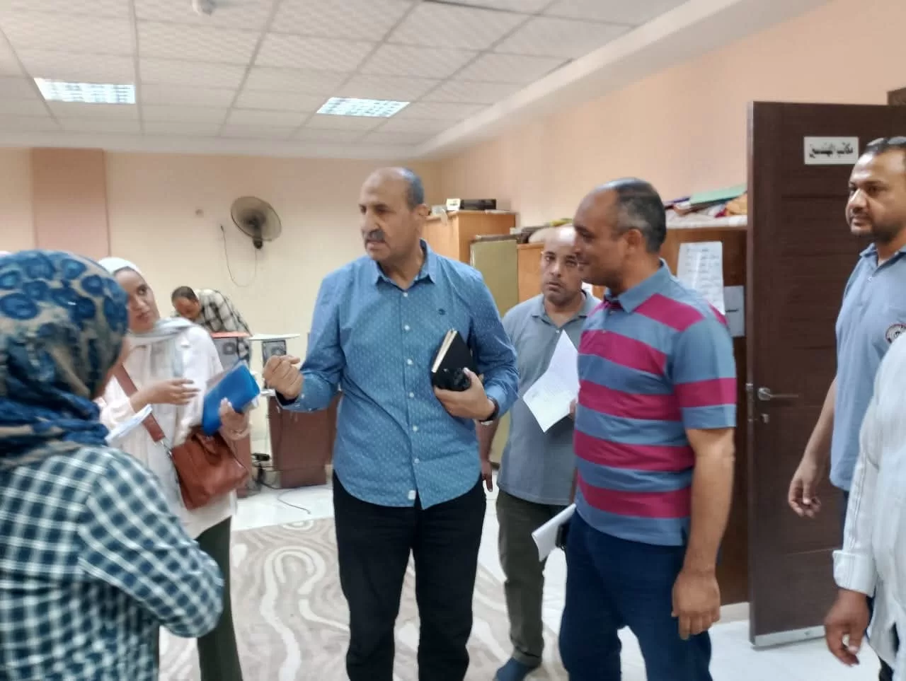 سكرتير عام قنا يشن جولة مفاجئة بنقادة لمتابعة ملفات التقنين والتصالح: لا تهاون في خدمة المواطنين! 29 - جريدة المساء