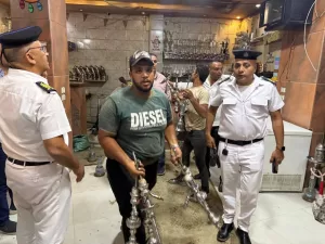 "الجيزة" تزيل إشغالات لكافيهات خلال حملة مسائية بحدائق الأهرام 33 - جريدة المساء