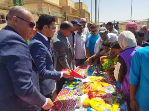 نائب محافظ مطروح يتفقد قافلة “مطروح الخير” بقرية الزويدة ببرانى 37 - جريدة المساء