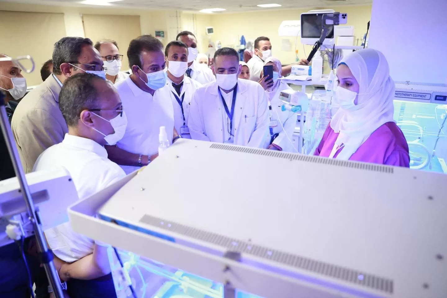 وزير الصحة يتفقد مستشفيات نجع حمادي العام وأبوتشت والرمد وجراحة الوجه بقنا 19 - جريدة المساء