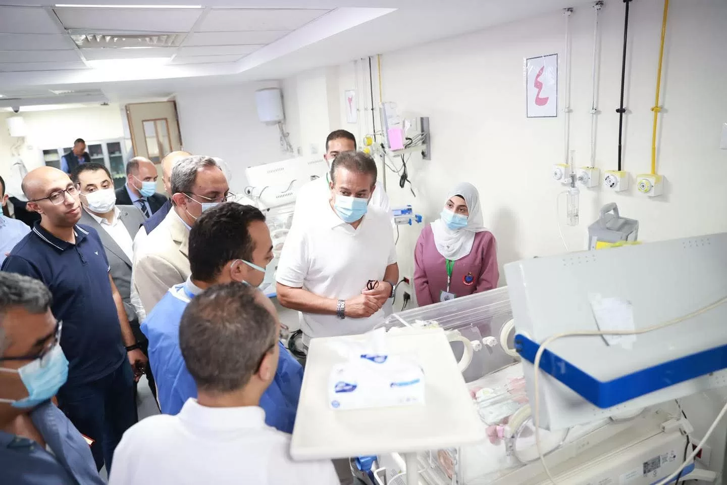 وزير الصحة يتفقد مستشفيات نجع حمادي العام وأبوتشت والرمد وجراحة الوجه بقنا 35 - جريدة المساء