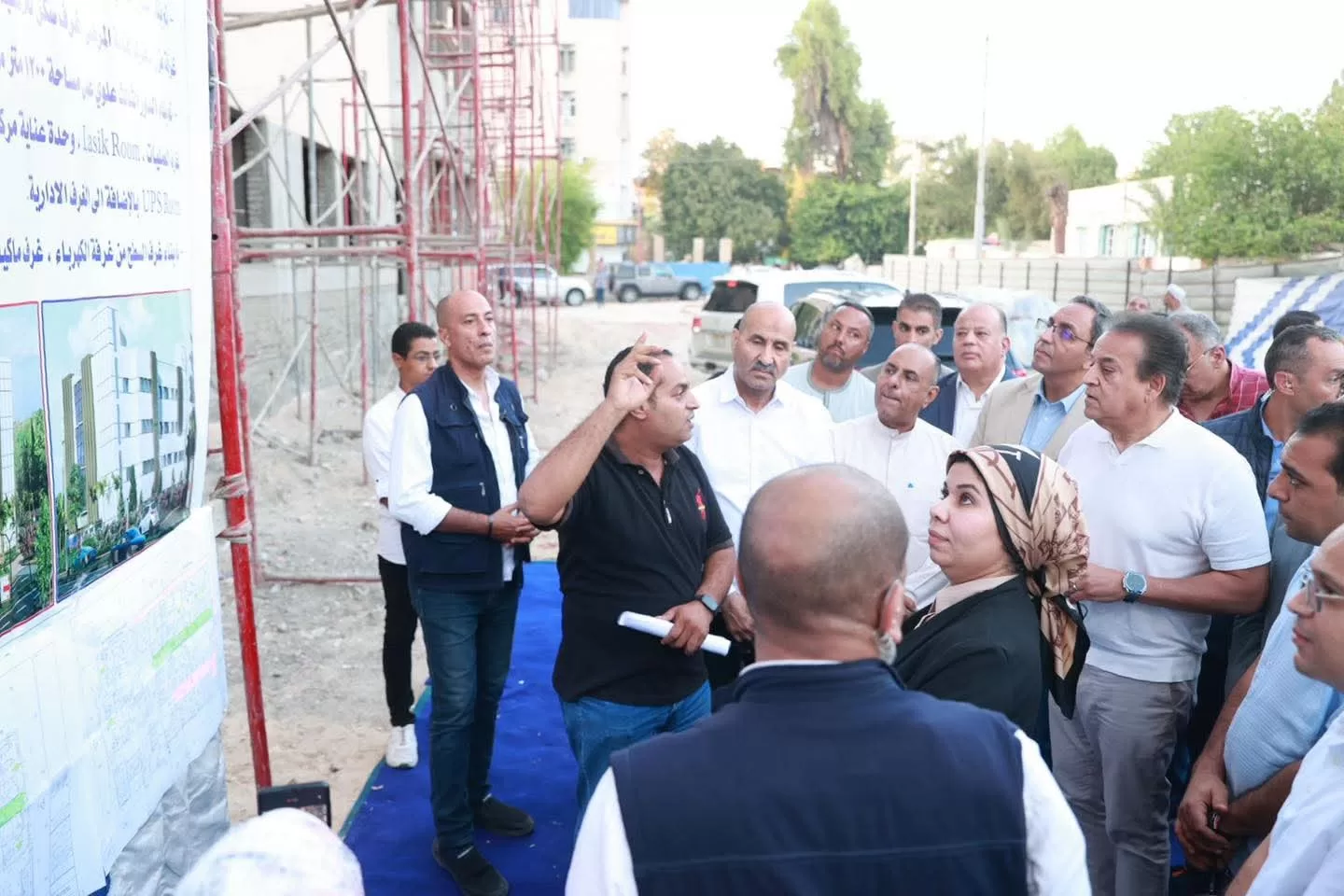 وزير الصحة يتفقد مستشفيات نجع حمادي العام وأبوتشت والرمد وجراحة الوجه بقنا 39 - جريدة المساء