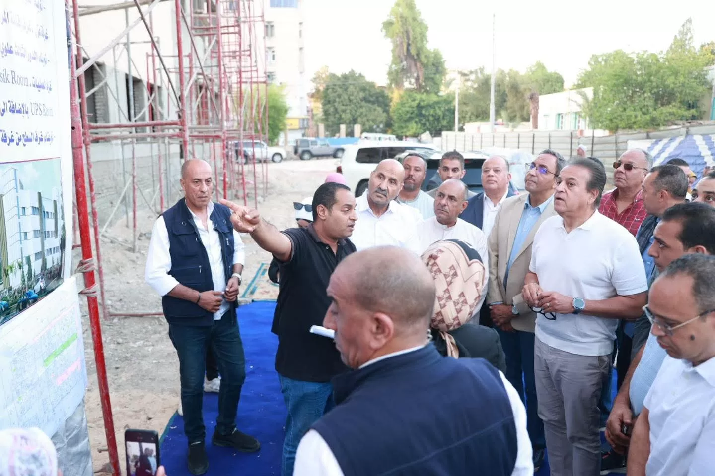 وزير الصحة يتفقد مستشفيات نجع حمادي العام وأبوتشت والرمد وجراحة الوجه بقنا 45 - جريدة المساء