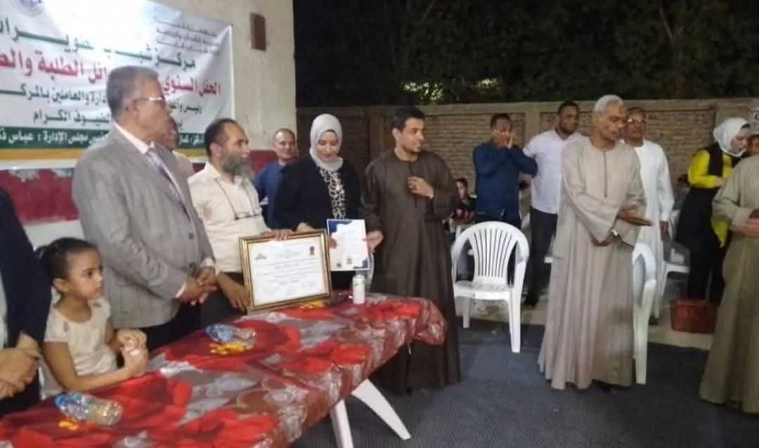 فرحة في الطويرات.. تكريم أوائل الطلاب بحضور القيادات والأهالي 28 - جريدة المساء