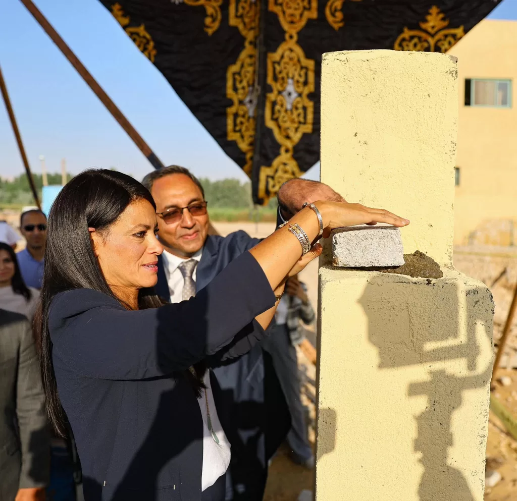 ﻿وزيرة التخطيط تضع حجر الأساس لمصنع إنتاج الحرير الطبيعي بقنا ، تفاصيل 41 - جريدة المساء