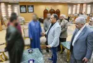 محافظ الشرقية يسلم مساعدات مالية لأسر ضحايا ومصابي حادثي الزقازيق 27 - جريدة المساء