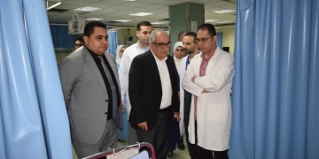 رئيس هيئة التأمين الصحي يتفقد مستشفى المقطم لمتابعة الخدمات المقدمة للمنتفعين 2 - جريدة المساء رئيس هيئة التأمين الصحي يتفقد مستشفى المقطم لمتابعة الخدمات المقدمة للمنتفعين 1 - جريدة المساء