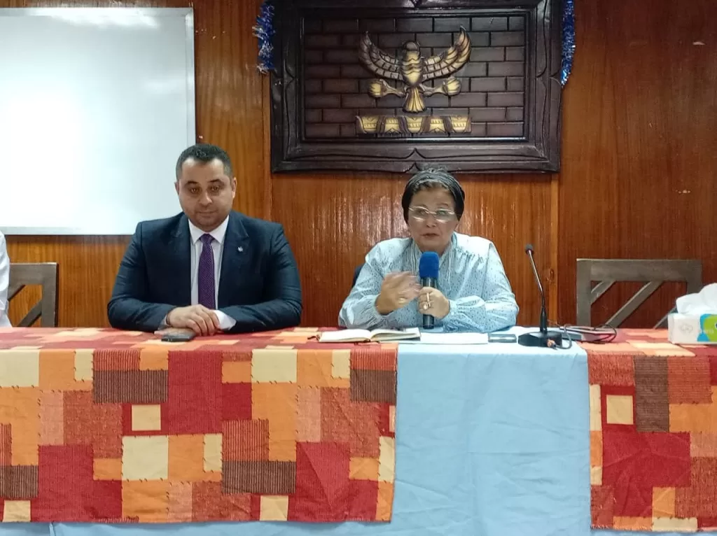 نائب وزير الصحة تبحث تطوير مراكز التميز للولادة الطبيعية ورعاية حديثي الولادة في قنا 21 - جريدة المساء