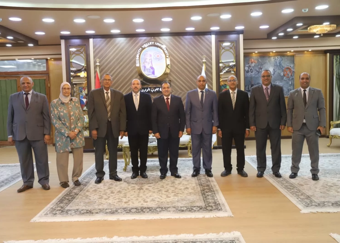 جامعة جنوب الوادي تعقد لجنة لاختيار عميد كلية الآثار وتستعرض خطط المرشحين 19 - جريدة المساء