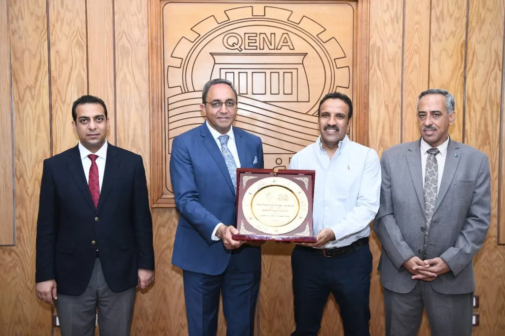 محافظ قنا يكرم أبطال الجمهورية في كرة القدم واللياقة البدنية والفائزين ببرامج الموهوبين 43 - جريدة المساء