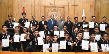 محافظ قنا يكرم أبطال الجمهورية في كرة القدم واللياقة البدنية والفائزين ببرامج الموهوبين 1 - جريدة المساء