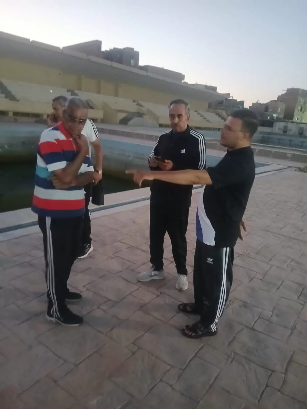 وكيل وزارة الشباب والرياضة بقنا يفاجئ مركز شباب مدينة قنا في أولى جولاته الميدانية 57 - جريدة المساء