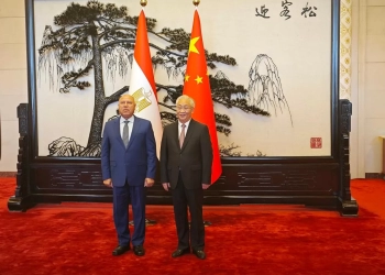 وزير الصناعة يلتقي نائب رئيس مجلس الدولة الصيني المختص بقطاعي النقل والصناعة وبحضور وزير الصناعة الصيني 27 - جريدة المساء