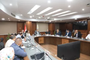 محافظ الجيزة لنواب رئيس حي الهرم الجدد: لا أحتاج صوراً أو بيانات.. مجهودكم سيُقاس بالنتائج على الأرض 27 - جريدة المساء