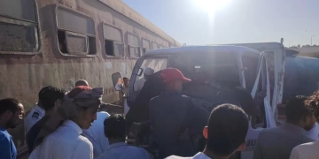 قطار مطروح يصطدم بسيارة والعناية الإلهية أنقذت الركاب 1 - جريدة المساء