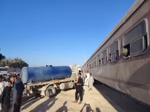 قطار مطروح يصطدم بسيارة والعناية الإلهية أنقذت الركاب 20 - جريدة المساء