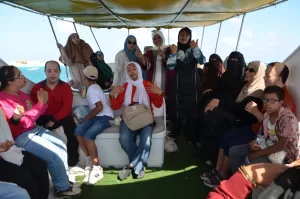 رحلات ترفيهية بحرية علي اليخت "لفريق كورال ذوي الهمم" لمؤسسة اللؤلؤة بمطروح 25 - جريدة المساء