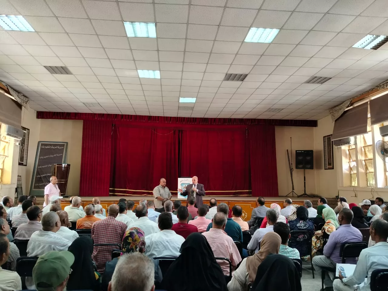 "تعليم قنا" يناقش خطة العام الدراسي الجديد بحضور 150 قيادة تعليمية 27 - جريدة المساء