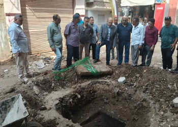 نائب محافظ الجيزة يتابع ميدانيا أعمال الخطة الاستثمارية للتطوير في 84 شارعا بمدينة أوسيم 19 - جريدة المساء