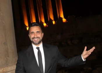 نادر الأتات يغني على مدرج بعلبك في ليلة تاريخية 15 - جريدة المساء