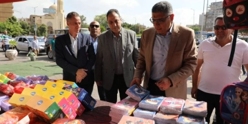بتخفيضات 25%.. محافظ الجيزة يتفقد التشغيل التجريبي لمعارض “أهلاً مدارس” بالعجوزة والدقي وجنوب 1 - جريدة المساء
