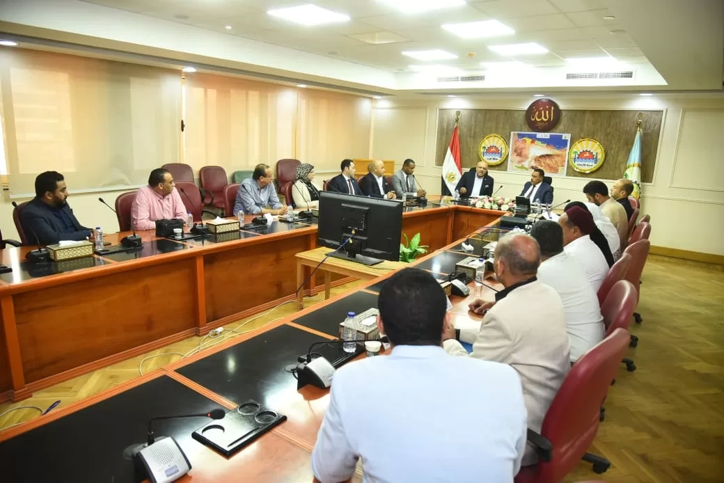 استمرار الحوار التشاوري لمناقشة الموارد والإمكانيات والفرص الاستثمارية بمطروح 35 - جريدة المساء