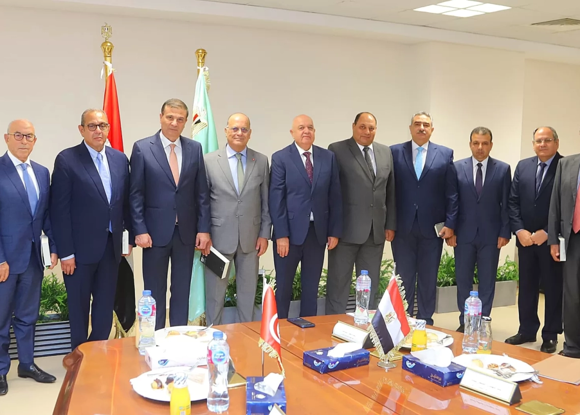وزير الزراعة يبحث مع وفد تونسي تعزيز الاستثمارات الزراعية المشتركة 19 - جريدة المساء