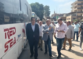 بالصور.. نائب محافظ الجيزة يتابع تشغيل خطوط مواصلات النقل الجماعي بالحوامدية 15 - جريدة المساء