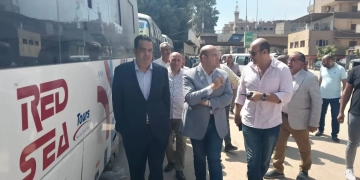 بالصور.. نائب محافظ الجيزة يتابع تشغيل خطوط مواصلات النقل الجماعي بالحوامدية 1 - جريدة المساء